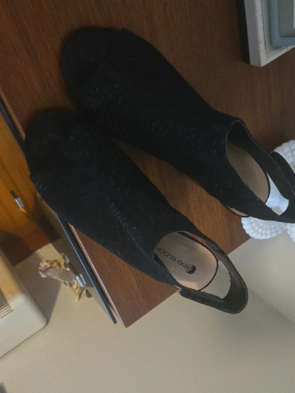 Black Laser-Cut Open-Toe Block Heel Shes Size 7